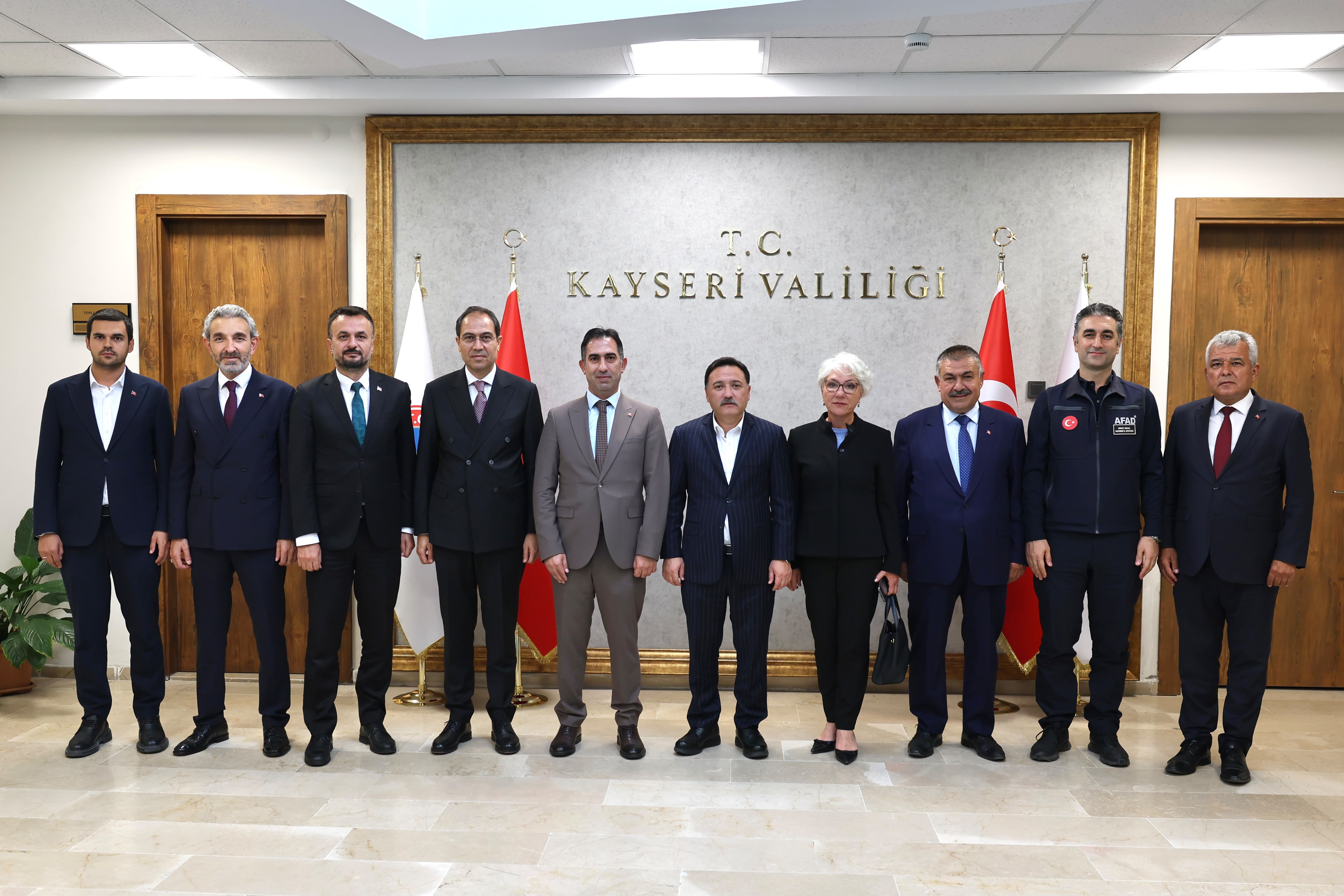 KAYSERİ KENT KONSEYİ’NDEN SAYIN VALİMİZ GÖKMEN ÇİÇEK’E ZİYARET